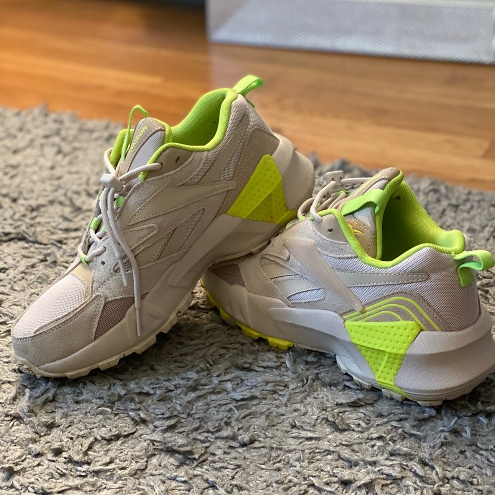 Reebok Sneakers